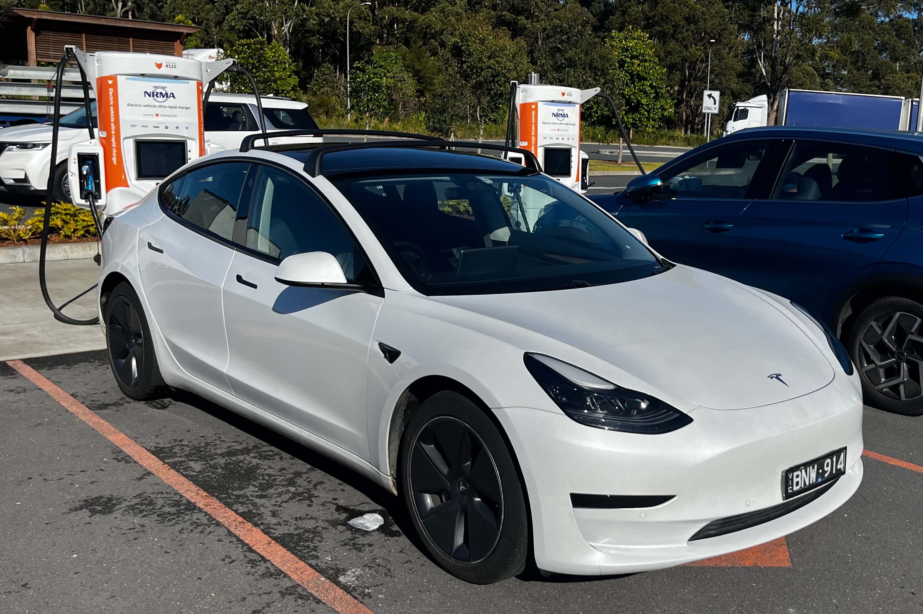 Car Hire in Surrey Hills Tesla Model 3, 2021, 400kms range in