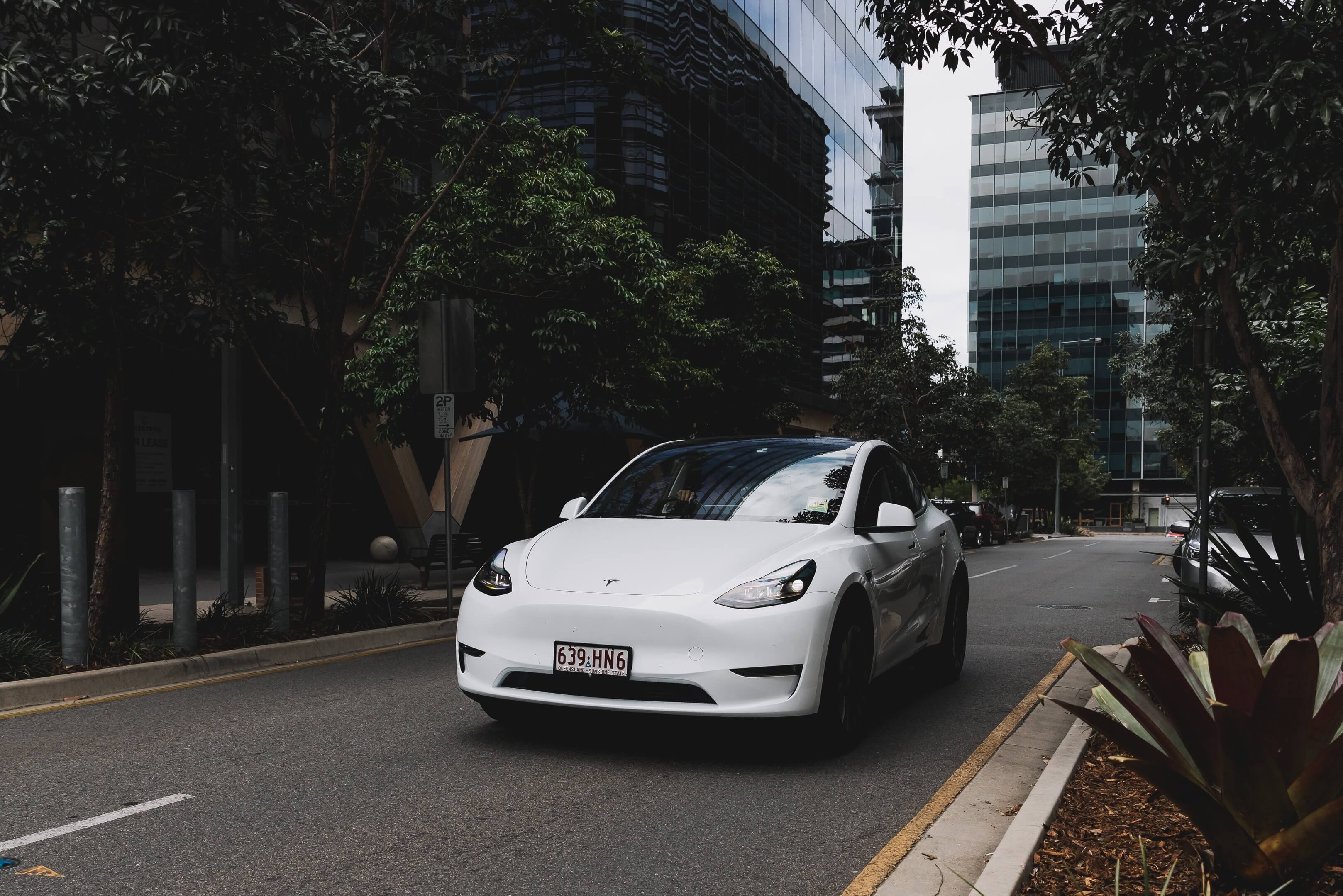 Car Hire in Brisbane City Tesla Model Y, 2023, 500kms range in