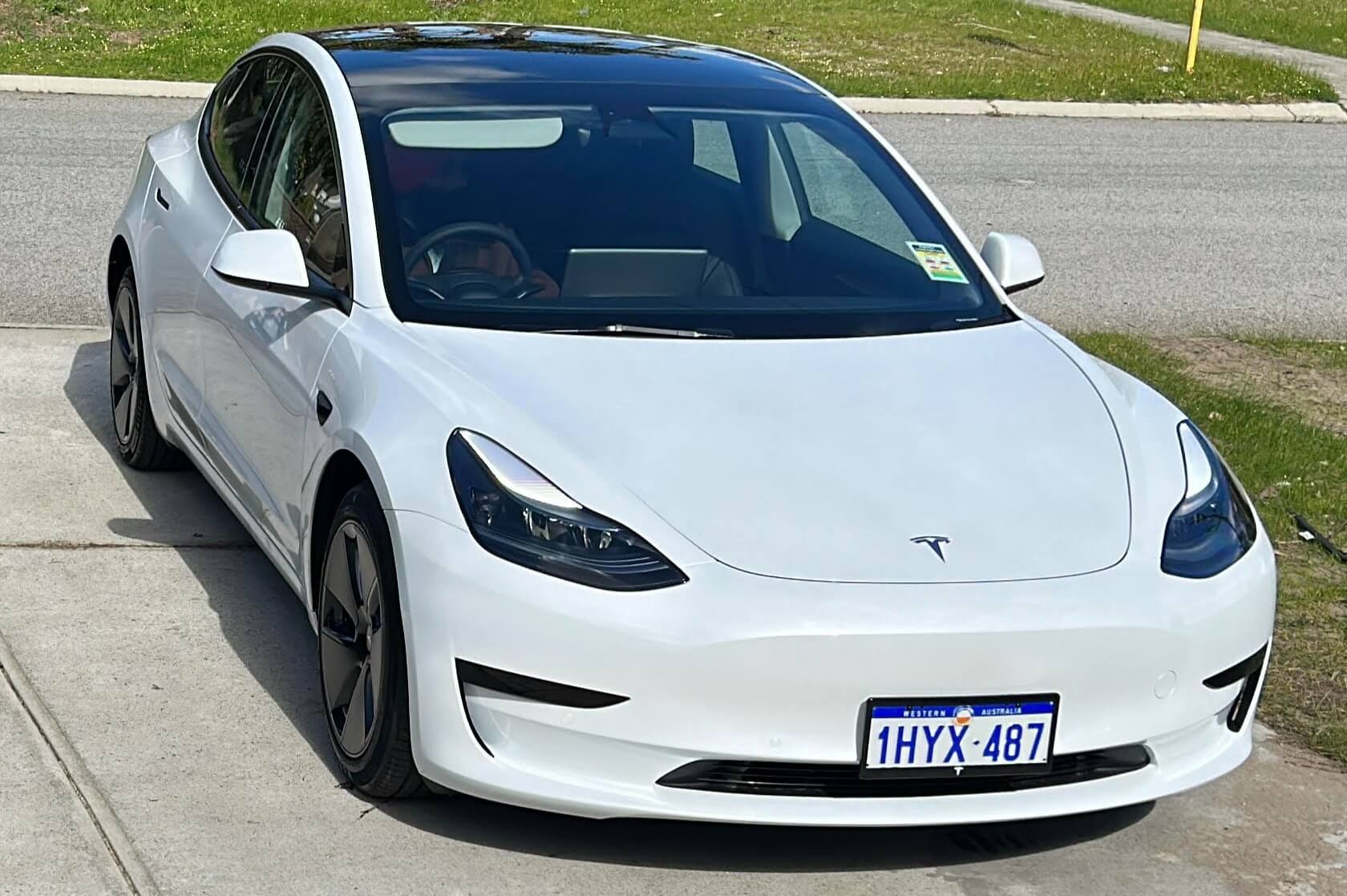 Car Hire in Parkwood Tesla Model 3, 2023, 420kms range in Perth evee
