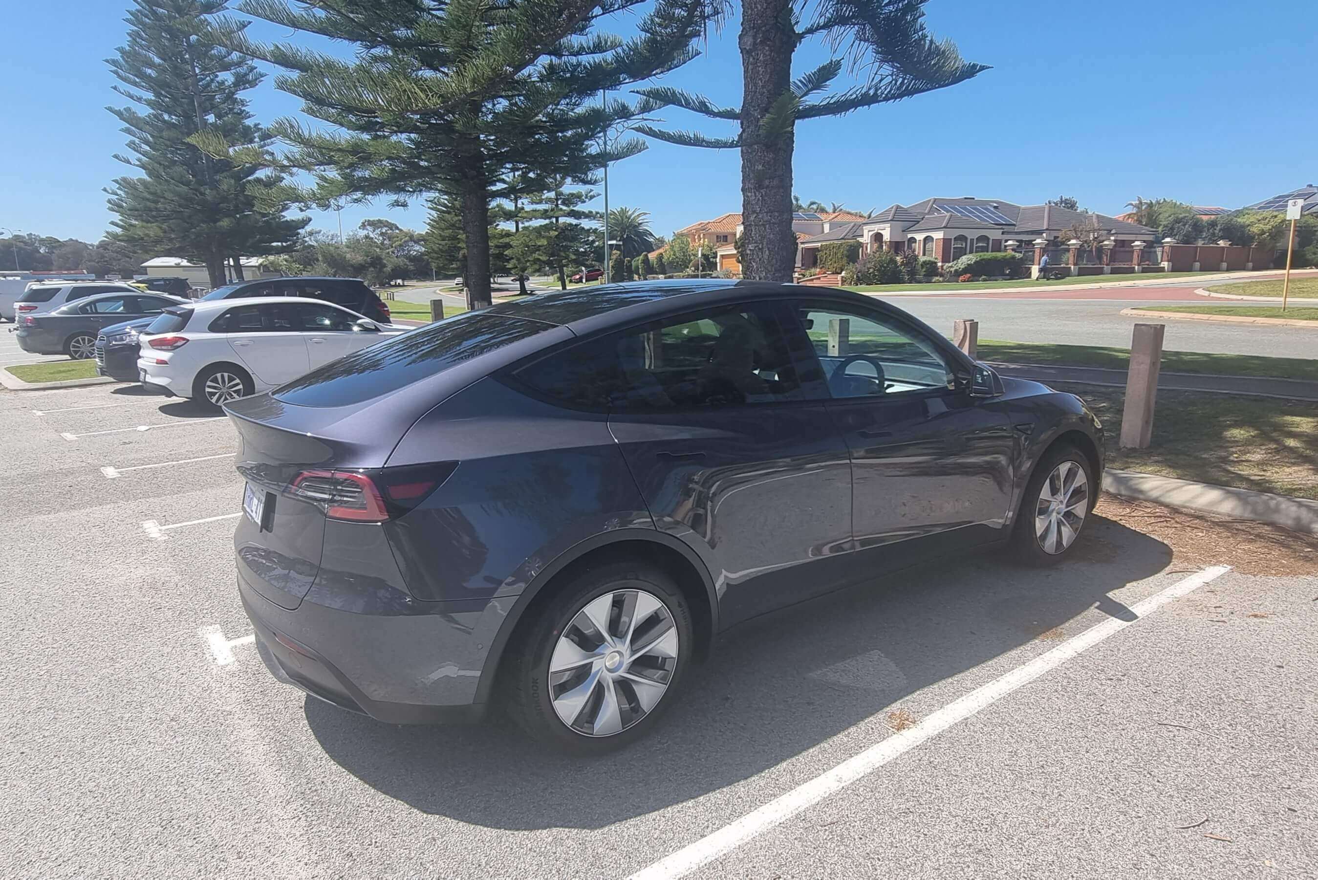 Car Hire in Connolly Tesla Model Y, 2022, 400kms range in Perth evee