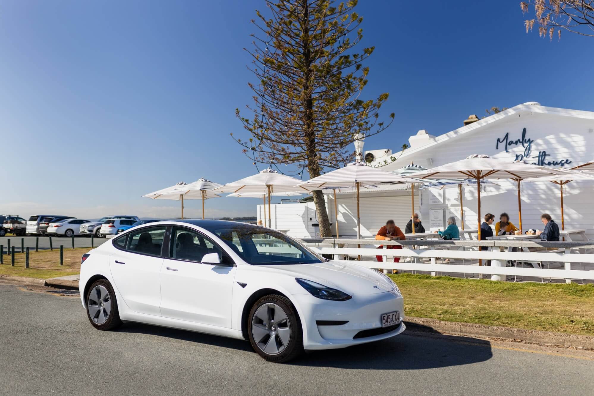 Car Hire in Wynnum Tesla Model 3, 2021 in Brisbane evee