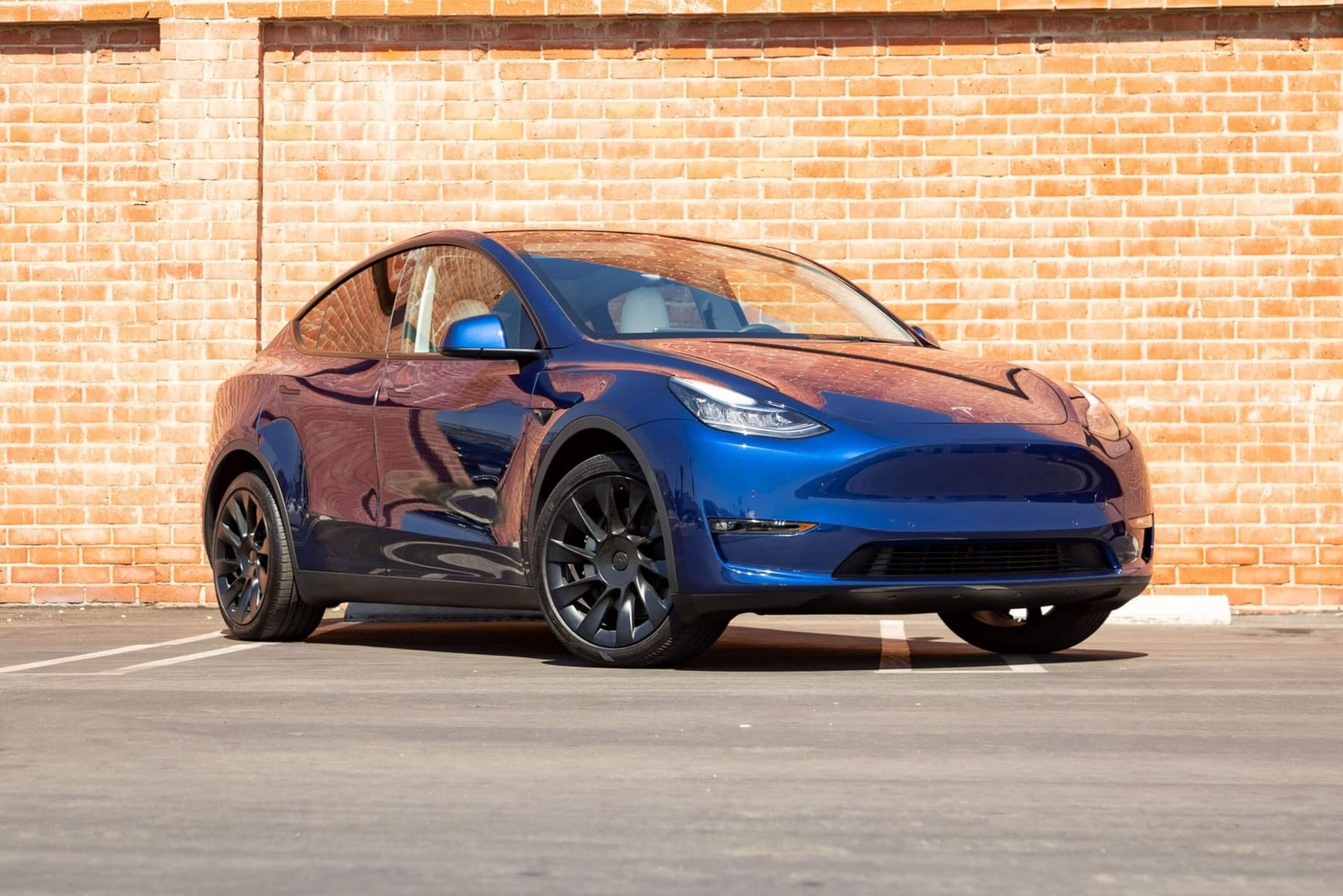 Car Hire in Hurstville Tesla Model Y, 2022, 450kms range in Sydney evee