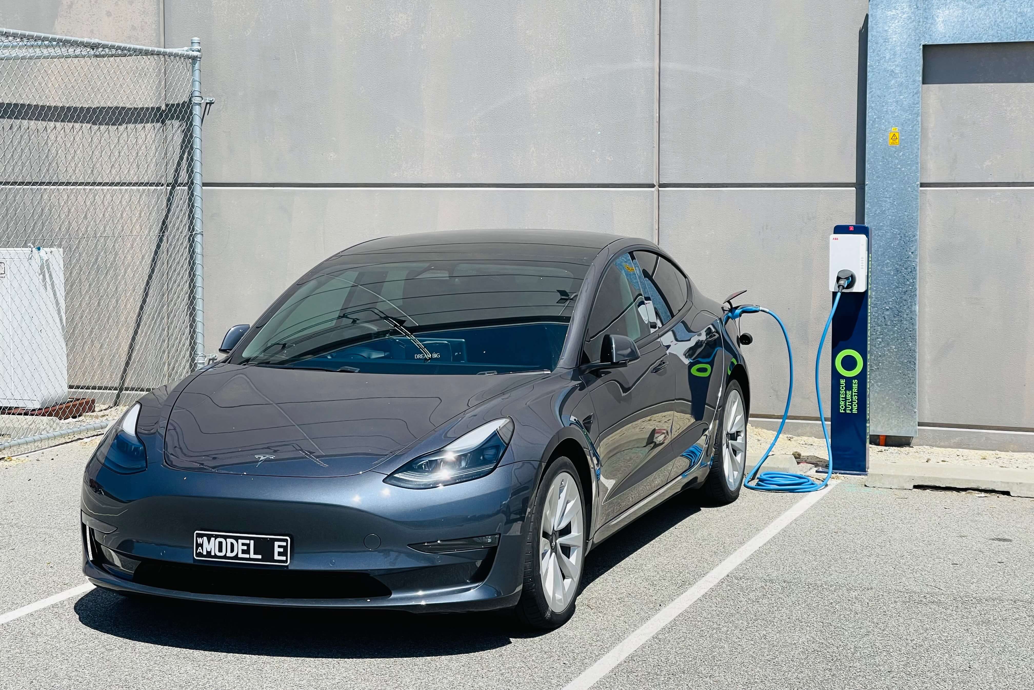 Car Hire in East Perth Tesla Model 3, 2022, 525kms range in Perth evee