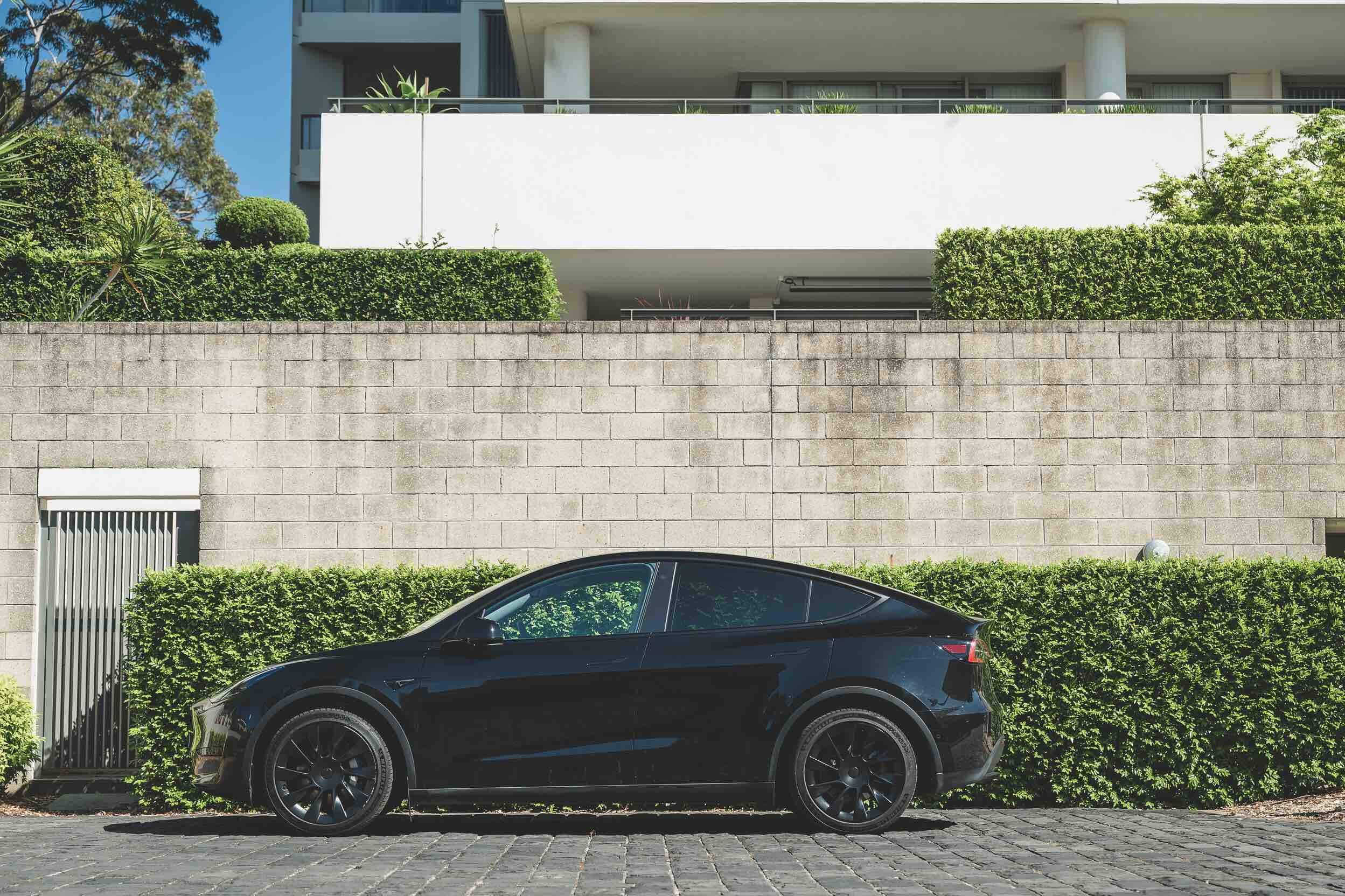 Car Hire in Hurstville Tesla Model Y, 2023, 455kms range in Sydney evee